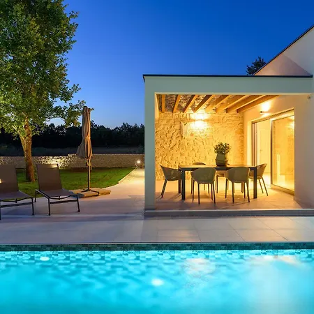 Frame West - New Build In Istria With Private Pool