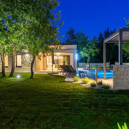 빌라 Frame West - New Build In Istria With Private Pool